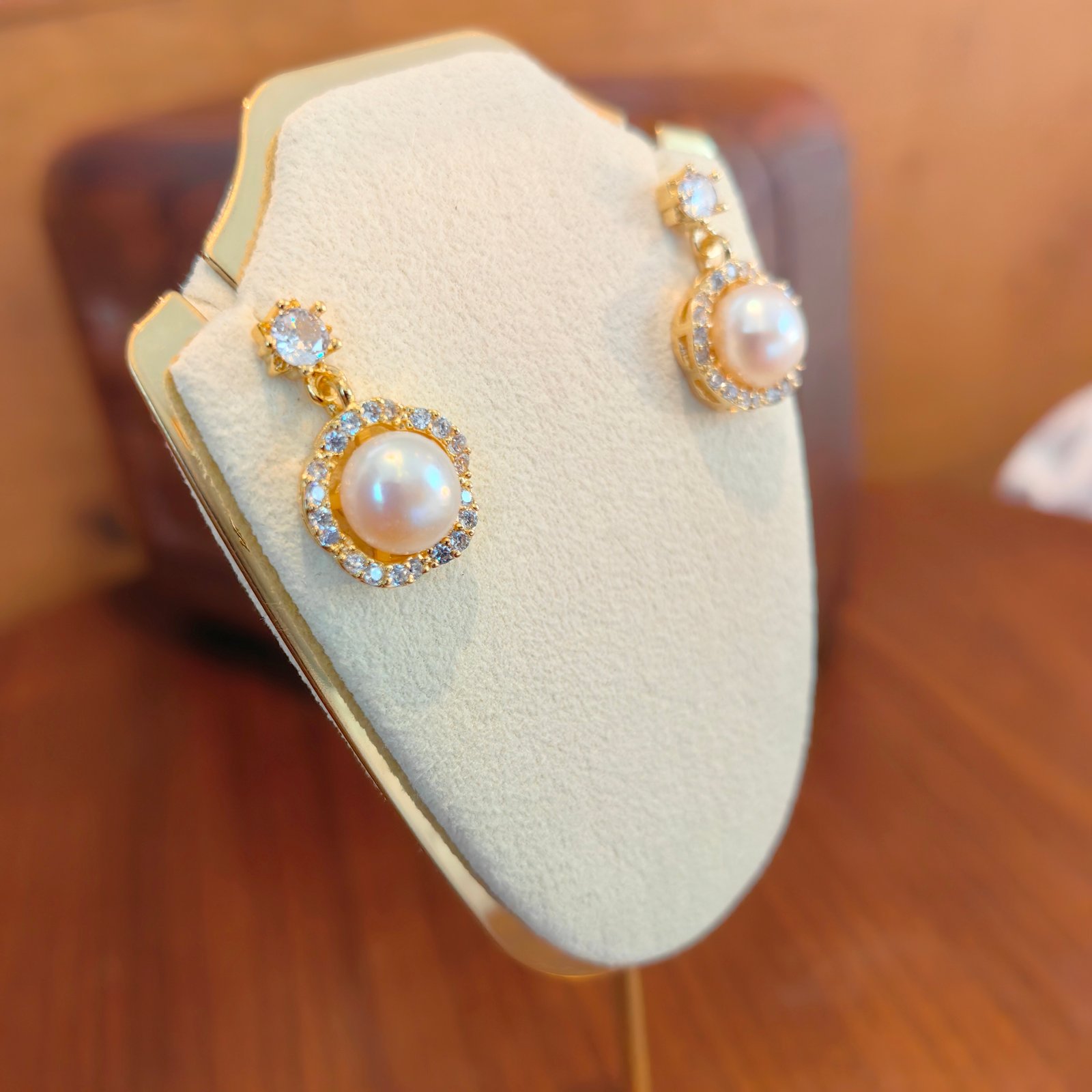 精致闪闪大白珍珠轻奢耳环