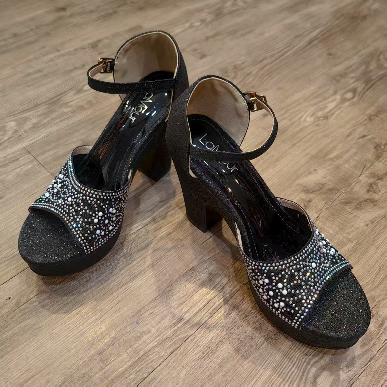 轻奢闪钻粗跟一字带晚宴鞋